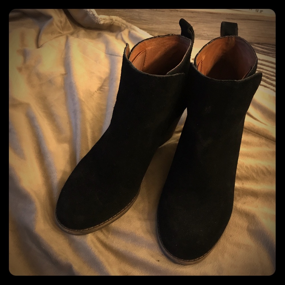 Lucky Brand black suede booties